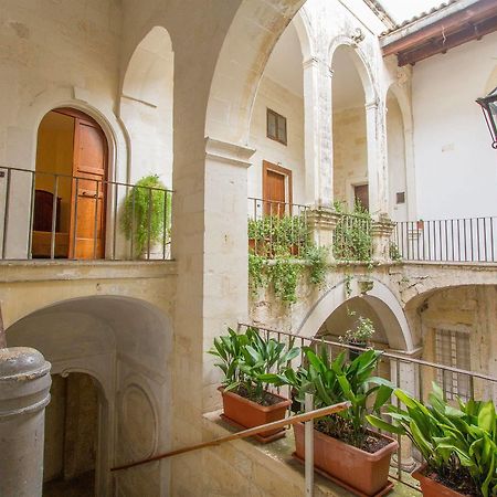 B&B Casa Li Santi Lecce Dış mekan fotoğraf