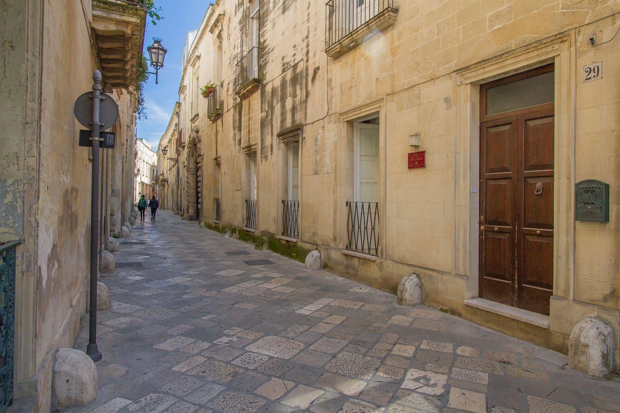 B&B Casa Li Santi Lecce Dış mekan fotoğraf