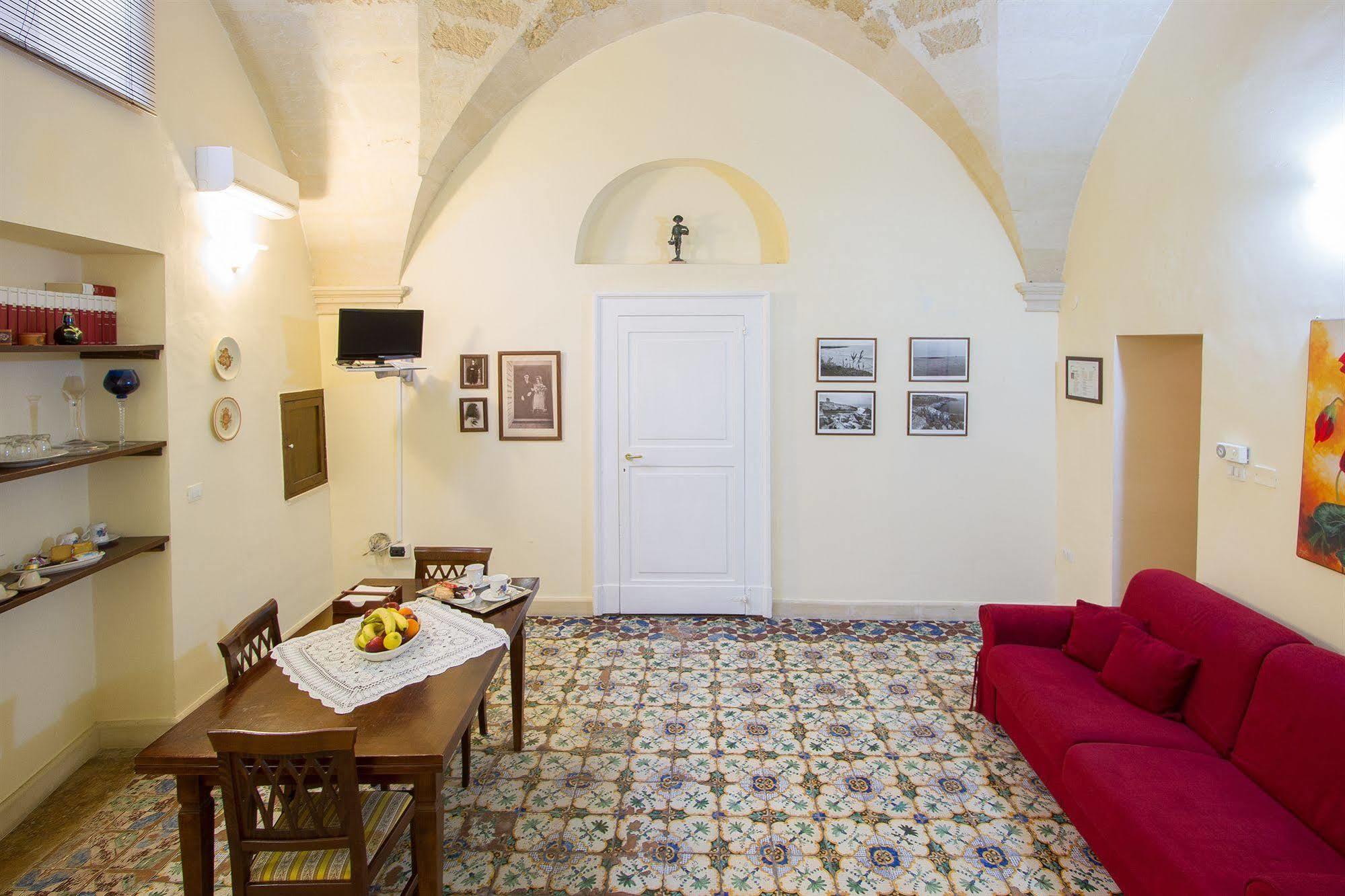 B&B Casa Li Santi Lecce Dış mekan fotoğraf