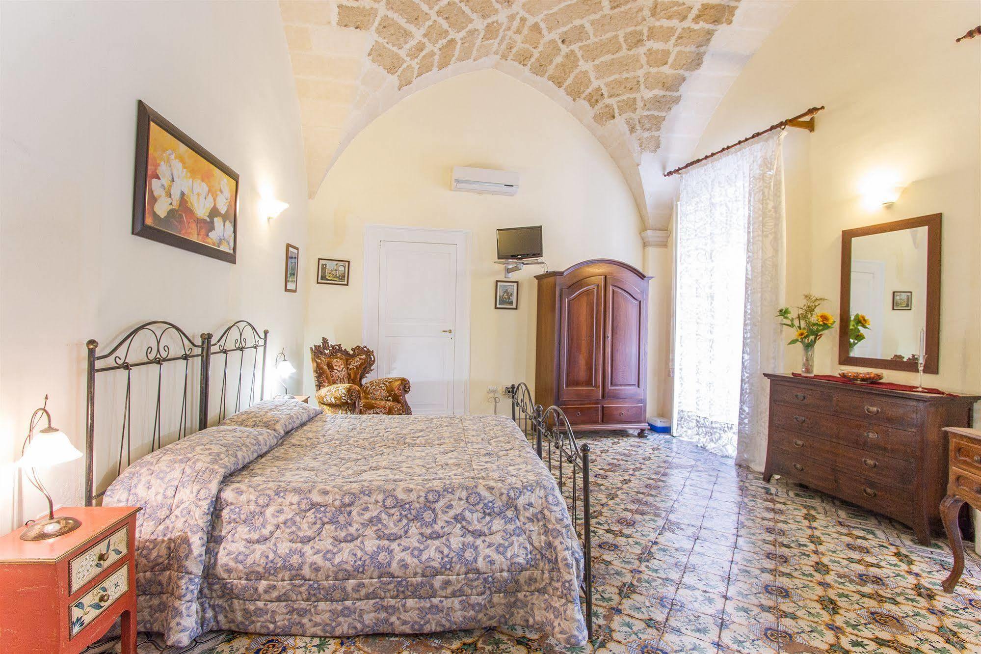 B&B Casa Li Santi Lecce Dış mekan fotoğraf