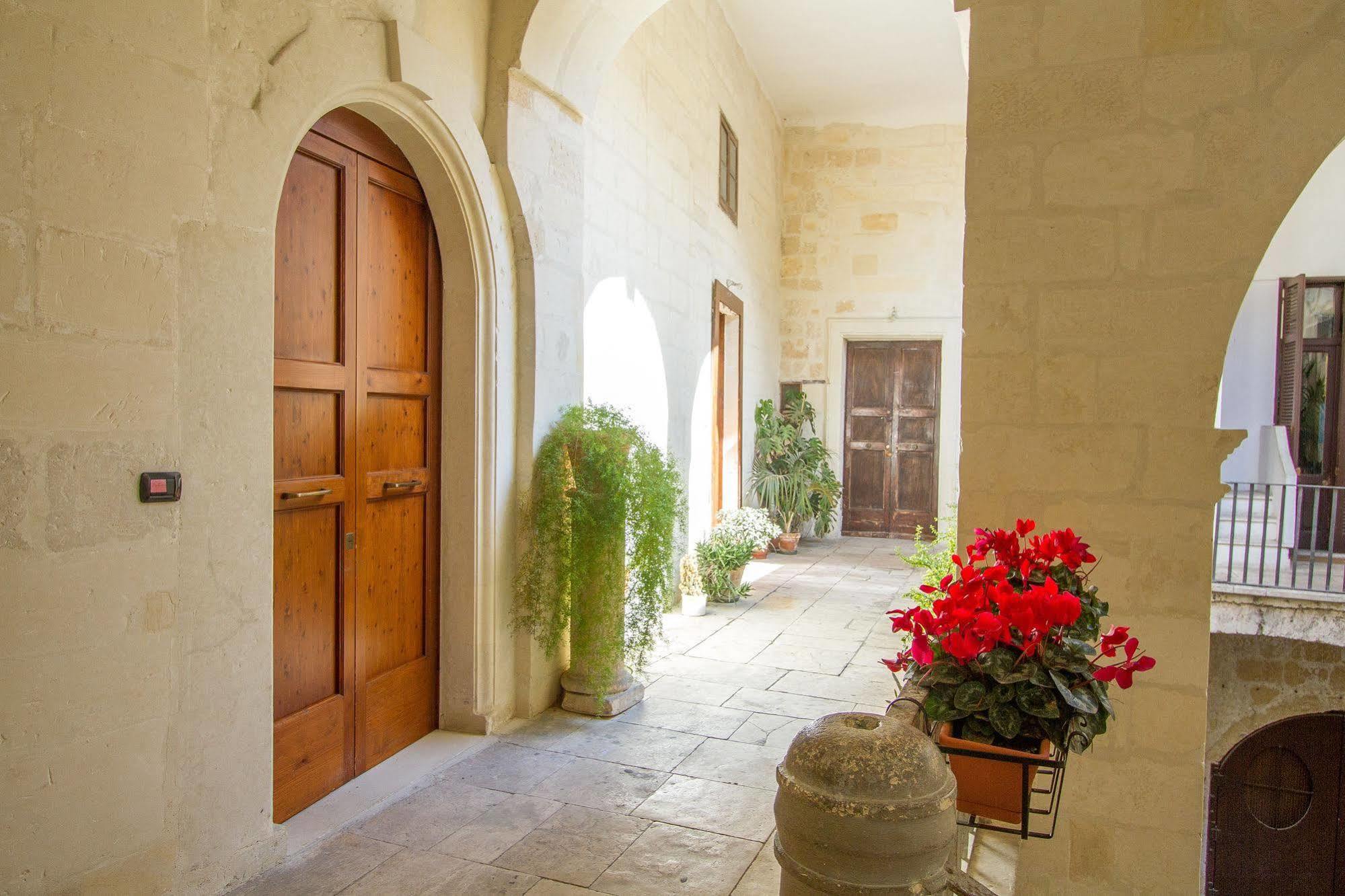 B&B Casa Li Santi Lecce Dış mekan fotoğraf