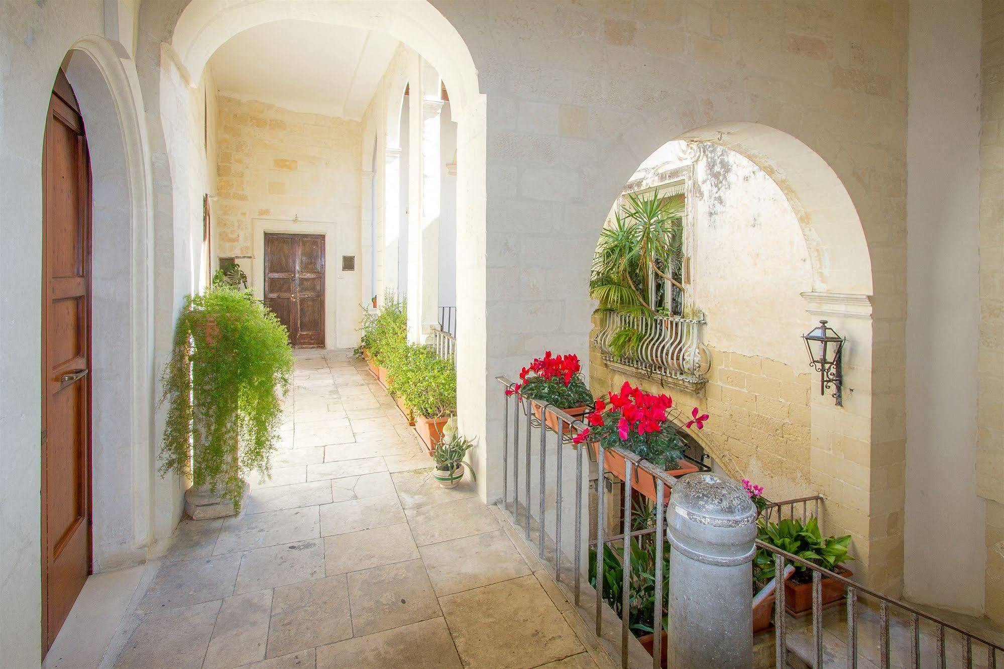 B&B Casa Li Santi Lecce Dış mekan fotoğraf